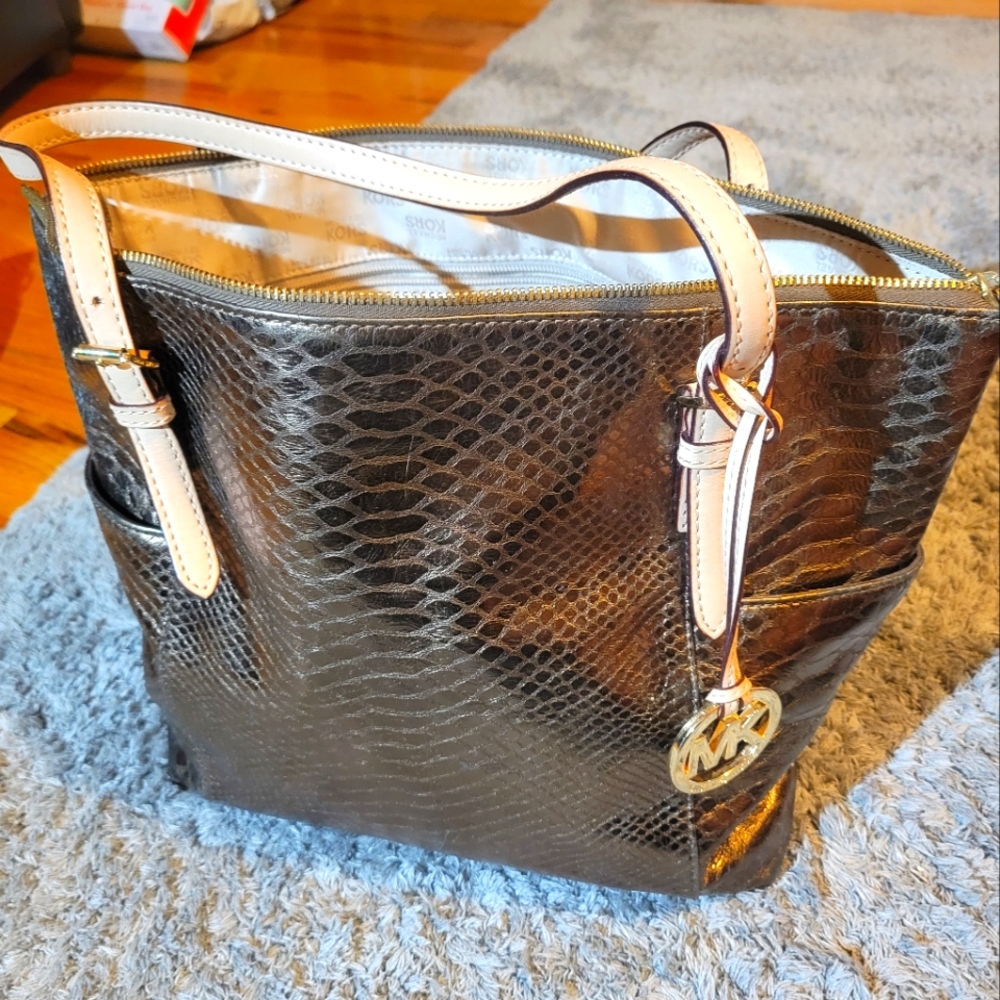 MICHAEL KORS SHOULDER BAG